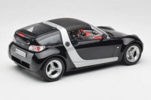 Smart Roadster Tmavě Modrý Bburago 1:18 34917 Kov – obrázek 3 z 8