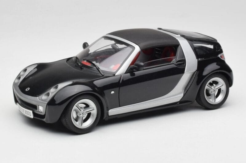 Smart Roadster Tmavě Modrý Bburago 1:18 34917 Kov