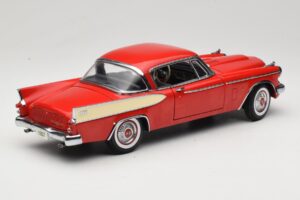 Studebaker Golden Hawk Apache Red Motor City 1:18 80009 Kov – obrázek 3 z 8