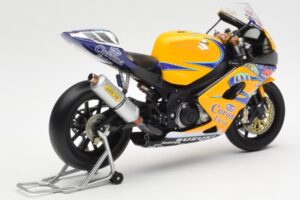 Suzuki GSX-R 1000 Team Alstare Corona Extra T. Corser WSB 2005 Minichamps 1:12 122052211 Kov – obrázek 3 z 6
