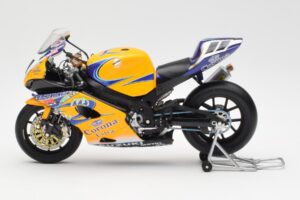 Suzuki GSX-R 1000 Team Alstare Corona Extra T. Corser WSB 2005 Minichamps 1:12 122052211 Kov