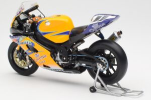 Suzuki GSX-R 1000 Team Alstare Corona Extra T. Corser WSB 2005 Minichamps 1:12 122052211 Kov – obrázek 5 z 6