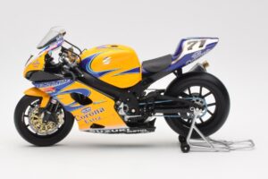 Suzuki GSX-R 1000 Team Alstare Corona Extra Y. Kagayama WSB 2005 Minichamps 1:12 122052271 Kov