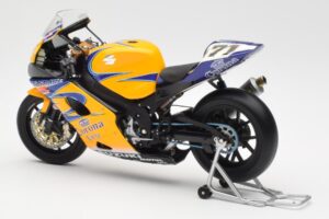 Suzuki GSX-R 1000 Team Alstare Corona Extra Y. Kagayama WSB 2005 Minichamps 1:12 122052271 Kov – obrázek 5 z 6