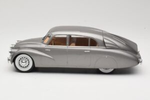 Tatra 87 Šedý MCG 1:18 MCG18068 Kov – obrázek 3 z 6