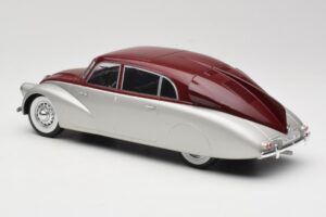 Tatra 87 Stříbrný & Tmavě Červený MCG 1:18 MCG18067 Kov – obrázek 5 z 6