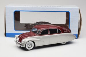 Tatra 87 Stříbrný & Tmavě Červený MCG 1:18 MCG18067 Kov – obrázek 6 z 6