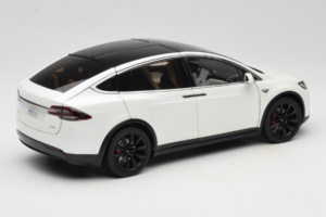 Tesla Model X Bílý OEM 1:18 TESLA001 Kov – obrázek 3 z 8