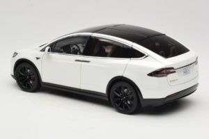 Tesla Model X Bílý OEM 1:18 TESLA001 Kov – obrázek 7 z 8