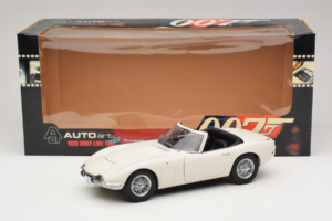 Toyota 2000 GT Kabriolet Bílý James Bond Collection AUTOart 1:18 78731 Kov – obrázek 8 z 8