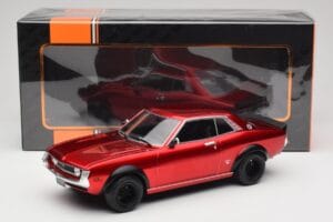 Toyota Celica 2000 GT RA21 Solar Red IXO 1:18 18CMC190 Kov – obrázek 6 z 6