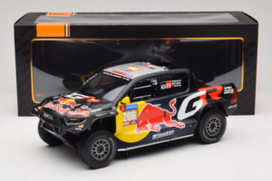 Toyota GR DKR Hilux Evo #206 L. Moraes / A. Monleon Rally Dakar 2024 IXO 1:18 18RMC238A Kov – obrázek 6 z 6