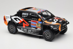 Toyota GR DKR Hilux Evo #211 H. Lategan / B. Cummings Rally Dakar 2025 IXO 1:18 18RMC237 Kov – obrázek 4 z 6