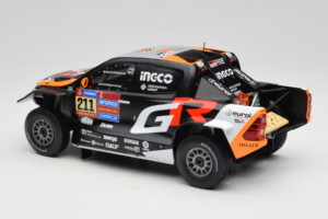 Toyota GR DKR Hilux Evo #211 H. Lategan / B. Cummings Rally Dakar 2025 IXO 1:18 18RMC237 Kov – obrázek 5 z 6