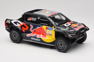 Toyota GR DKR Hilux Evo #216 S. Quintero / D. Zenz Rally Dakar 2024 IXO 1:18 18RMC238B Kov – obrázek 4 z 6