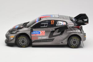 Toyota GR Yaris Rally1 #17 Toyota Gazoo Racing WRT S. Ogier / V. Landais Rally Finland 2024 IXO 1:18 18RMC216 Kov – obrázek 3 z 6