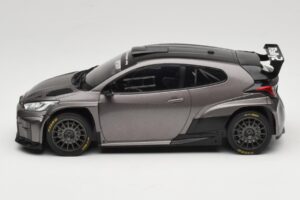 Toyota GR Yaris Rally2 Šedý IXO 1:18 18CMC210 Kov – obrázek 3 z 6