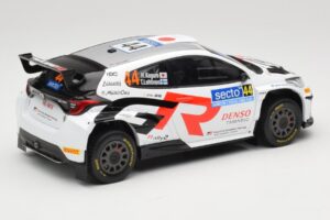 Toyota GR Yaris Rally2 #44 H. Kogure Rally Finland 2024 IXO 1:18 18RMC212B Kov – obrázek 2 z 6