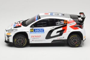 Toyota GR Yaris Rally2 #44 H. Kogure Rally Finland 2024 IXO 1:18 18RMC212B Kov – obrázek 3 z 6