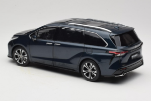 Toyota Granvia Tmavě Modrý OEM 1:18 FCL22GR803 Kov – obrázek 7 z 8