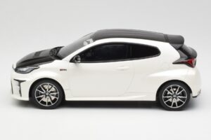 Toyota GRMN Yaris Rally Package Bílý Otto 1:18 OT1071 Pryskyřice – obrázek 3 z 6