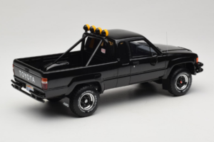 Toyota Hilux N60 SR5 Pickup Černý Otto 1:18 OT481B Pryskyřice – obrázek 2 z 6