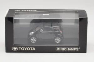 Toyota iQ Černý Mica Minichamps 1:43 403166803 Kov – obrázek 4 z 4