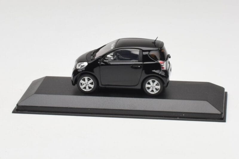 Toyota iQ Černý Mica Minichamps 1:43 403166803 Kov