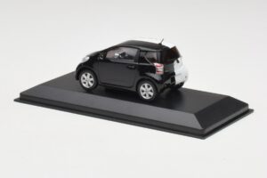Toyota iQ Černý & Bílý Geneva Motor Show 2009 Minichamps 1:43 400166801 Kov – obrázek 3 z 4