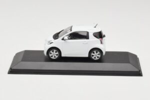 Toyota iQ Bílý Minichamps 1:43 TOYOTA009 Kov