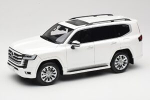 Toyota Land Cruiser J300 ZX Bílý LCD 1:18 LCD18013-ZX-WH Kov