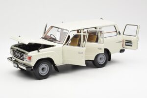 Toyota Land Cruiser J60 Bílý Kyosho 1:18 08956W Kov – obrázek 2 z 8