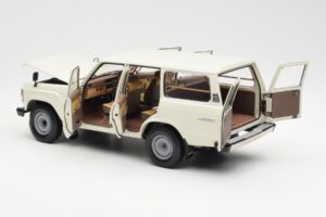 Toyota Land Cruiser J60 Bílý Kyosho 1:18 08956W Kov – obrázek 5 z 8