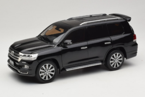 Toyota Land Cruiser LC200 Černý Kengfai 1:18 KF024-13 Kov