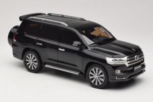 Toyota Land Cruiser LC200 Černý Kengfai 1:18 KF024-13 Kov – obrázek 6 z 8