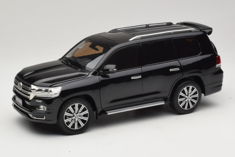 Toyota Land Cruiser LC200 Černý Kengfai 1:18 KF024-13 Kov