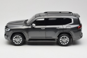 Toyota Land Cruiser LC300 ZX Šedý LCD 1:18 LCD18013-ZX-GR Kov – obrázek 4 z 8