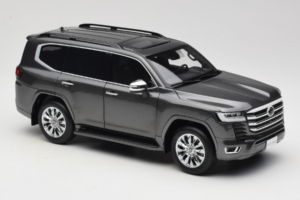 Toyota Land Cruiser LC300 ZX Šedý LCD 1:18 LCD18013-ZX-GR Kov – obrázek 6 z 8