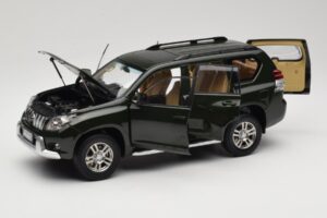 Toyota Land Cruiser Prado J150 Zelený Paudi Model 1:18 623132-GR Kov – obrázek 2 z 8
