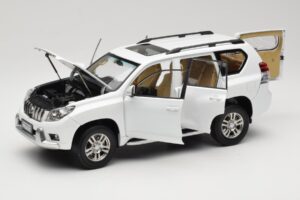 Toyota Land Cruiser Prado J150 Bílý Paudi Model 1:18 623132-WH Kov – obrázek 2 z 8