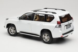 Toyota Land Cruiser Prado J150 Bílý Paudi Model 1:18 623132-WH Kov – obrázek 7 z 8