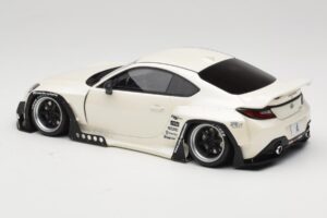 Toyota Pandem GR86 ZN8 Crystal White GT Spirit 1:18 GT498 Pryskyřice – obrázek 5 z 6