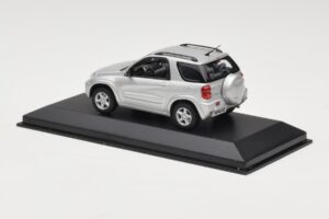 Toyota RAV4 XA20 Stříbrný Světlý Interiér Minichamps 1:43 31434205 Kov – obrázek 3 z 4