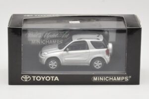 Toyota RAV4 XA20 Stříbrný Světlý Interiér Minichamps 1:43 31434205 Kov – obrázek 4 z 4