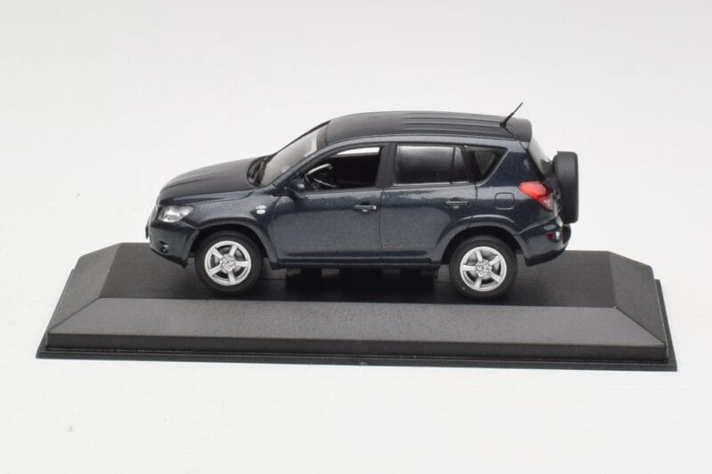 Toyota RAV4 XA30 Šedý Minichamps 1:43 TOYOTA002 Kov