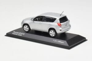 Toyota RAV4 XA30 Stříbrný Minichamps 1:43 400166570 Kov – obrázek 3 z 4