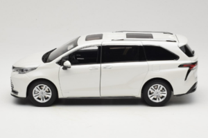 Toyota Sienna XL30 Bílý OEM 1:18 TOYOTA013 Kov – obrázek 4 z 8