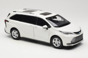 Toyota Sienna XL30 Bílý OEM 1:18 TOYOTA013 Kov – obrázek 6 z 8