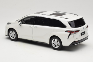 Toyota Sienna XL30 Bílý OEM 1:18 TOYOTA013 Kov – obrázek 7 z 8