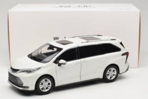 Toyota Sienna XL30 Bílý OEM 1:18 TOYOTA013 Kov – obrázek 8 z 8